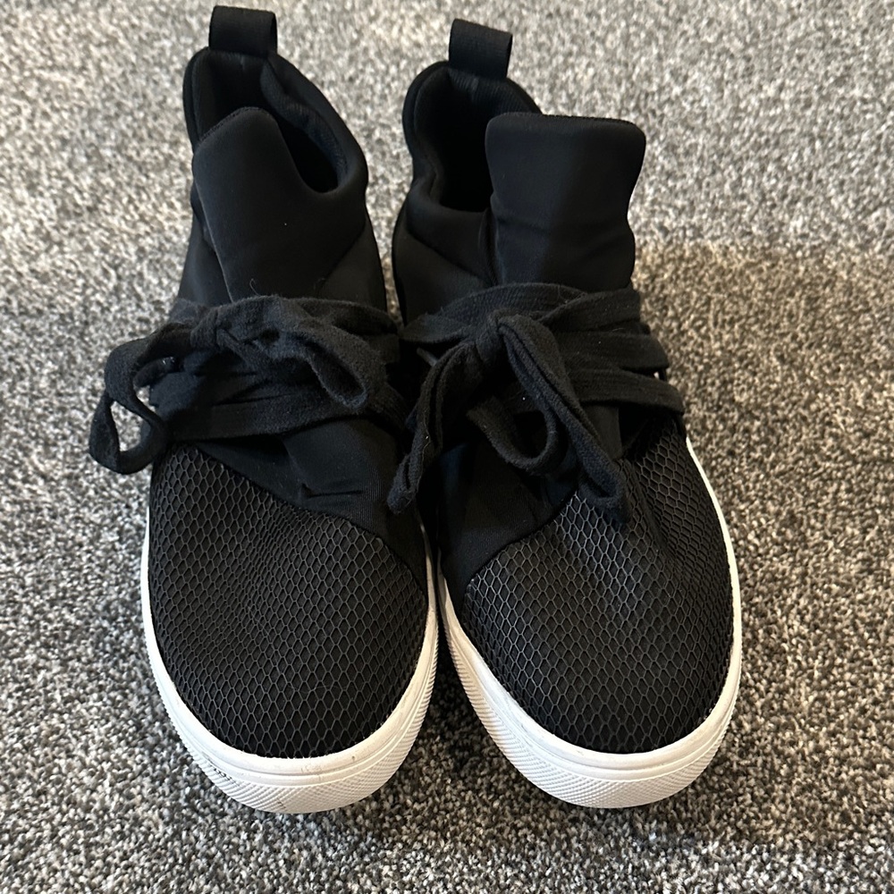 STEVE MADDEN Lancer 
Mixed Media Black Lace Up Sneakers Sz 8